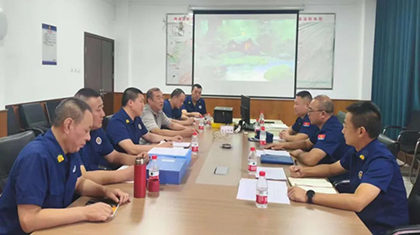 市消防支隊(duì)調(diào)研瀘天化.jpg